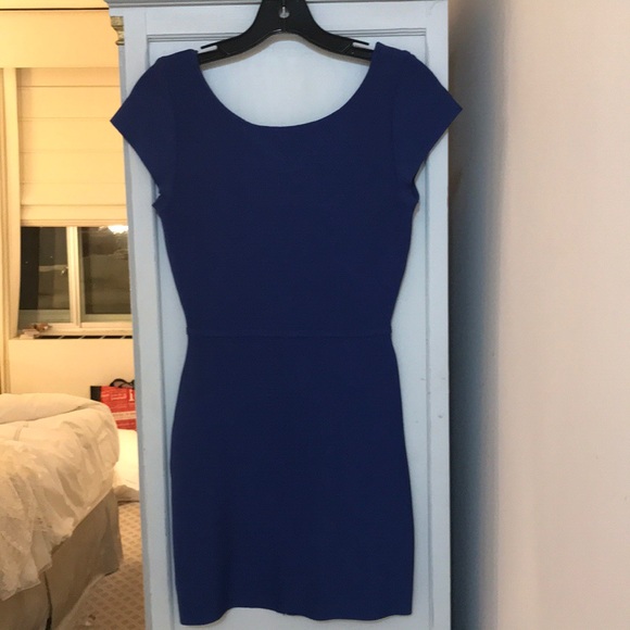 BCBG MAXAZRIA TIGHT MINIDRESS - Picture 3 of 6